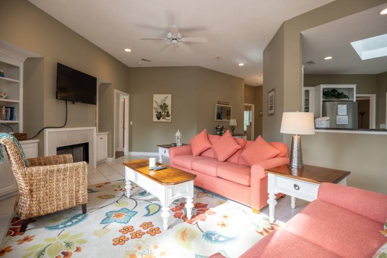 5 Cannon Row: Pet Friendly, close to the beach. Free Bikes, Beach Chairs in Hilton Head Island, SC