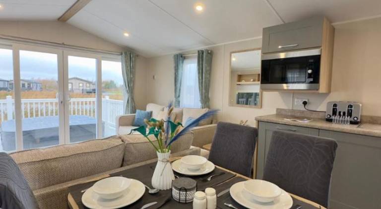 Rosie Luxury Hot Tub Caravan - theluxurycaravan - GV110 Grange Leisure Park — photo 3