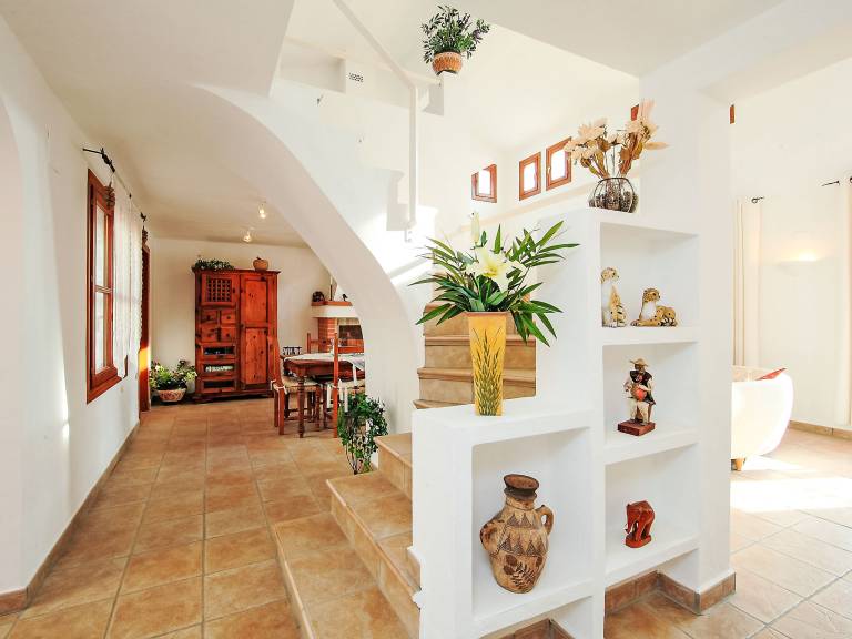 Vacation home with terrace, yard & private pool | Nature view — photo 4