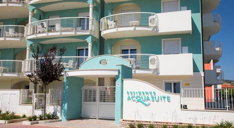 Serviced apartment with yard & pool | Dogs allowed in San Benedetto del Tronto