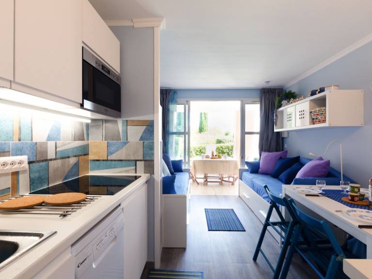 Children-friendly apartment with yard, terrace & pool | Dogs allowed — photo 2