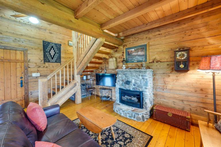 Private Hot Tub: 'Blue Sky Cabin' in Sequim — photo 4