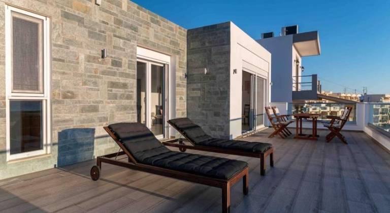 Holiday apartment with patio in Ierapetra