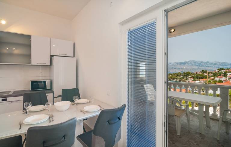 One bedroom apartment with terrace and sea view Splitska, Brač (A-21974-b) — photo 4