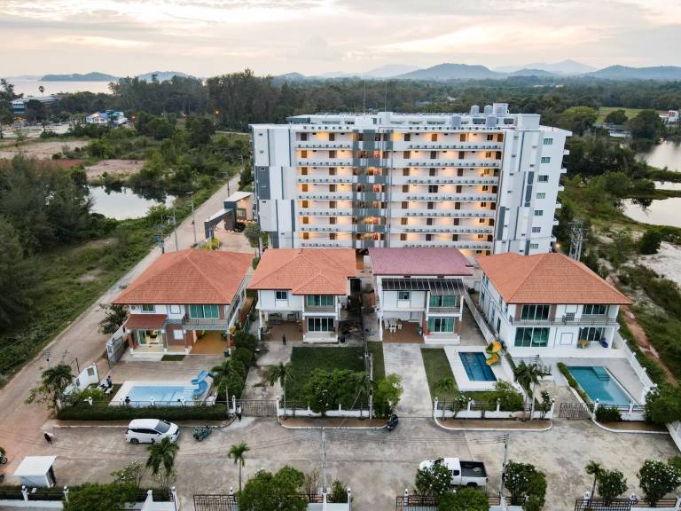 Wonderful villa with yard, barbecue & pool | Close to the beach | Pet-friendly — photo 3