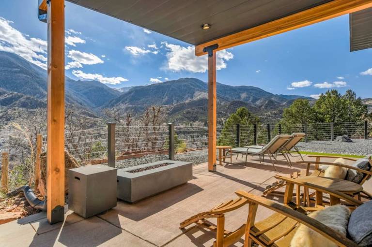 Stunning Views Modern Luxury Hot Tub Sauna — photo 5