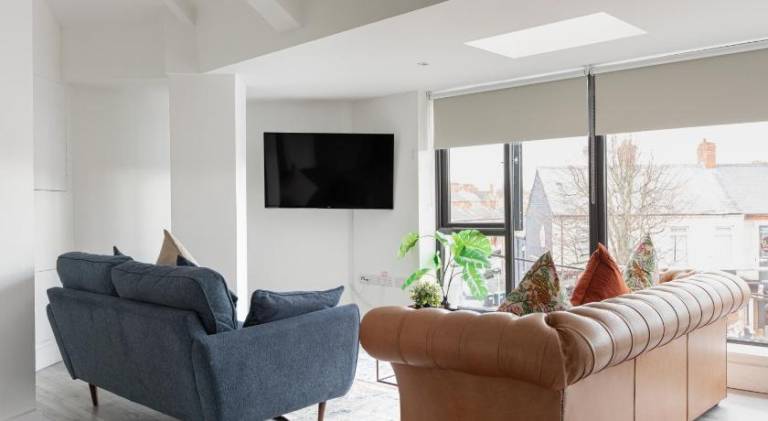 Luxury 2BR apartments by Luxus Fully Equipped Kitchen, Ormeau Park — photo 3