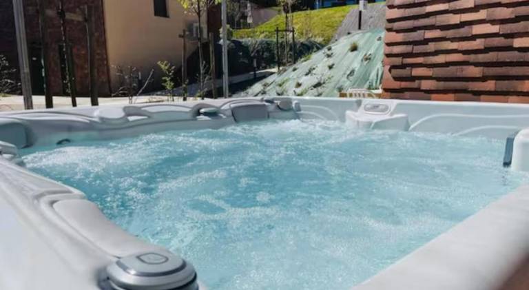 Holiday apartment with hot tub — photo 2