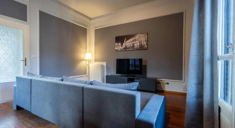Apartment | Close to Two Towers — photo 3