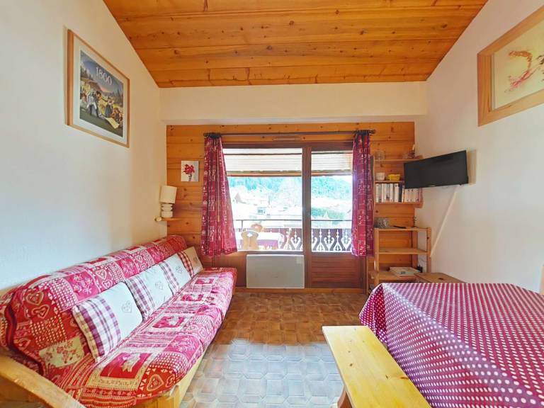 Center, 2 rooms mezzanine, balcony, elevator, 6 beds — photo 2