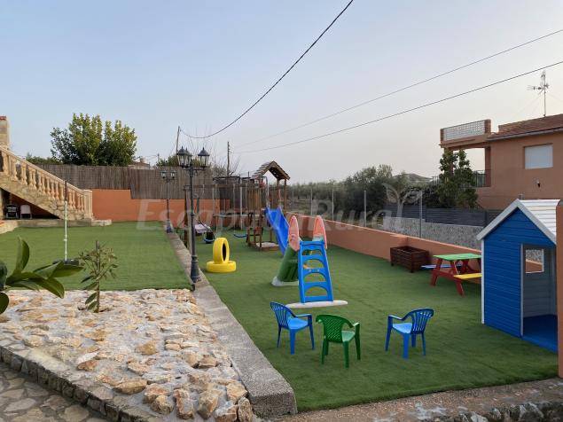 Child-friendly pleasant cottage with pool, terrace & yard | Mountain view | Next to the beach | Pets are welcome — photo 2