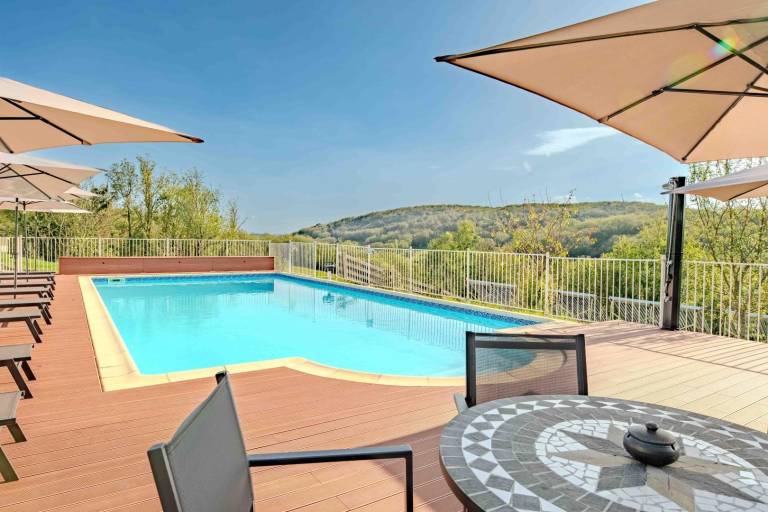 Gite with heated pool, patio & garden — photo 3
