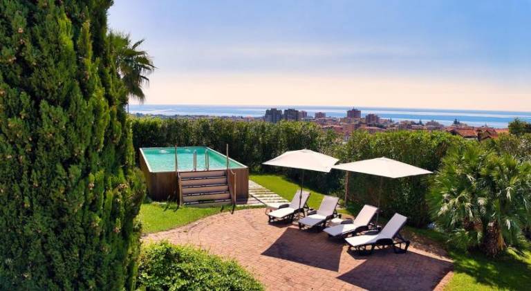 Villa with pool in Taggia