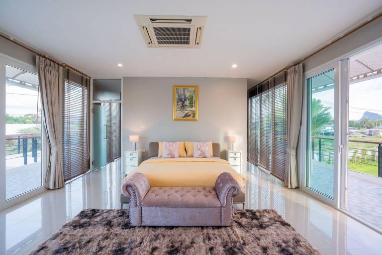Wonderful villa with pool, garden & grill | Perfect for remote work | Pets allowed — photo 2
