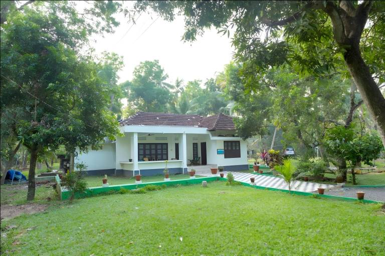 AquaLillies Water Front Heritage Homestay
