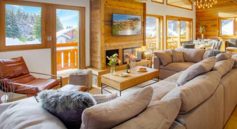 Chalet with jacuzzi in Les Gets
