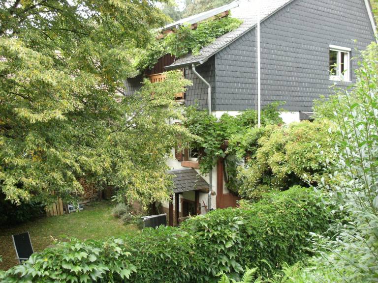 Fully equipped vacation home with yard | Pets allowed — photo 4