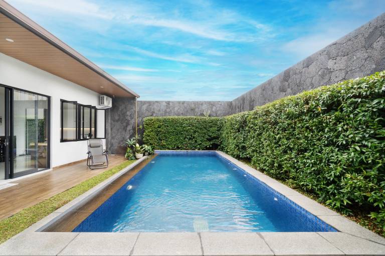 Villa in Bandung with Swimming Pool, Netflix & BBQ — photo 3