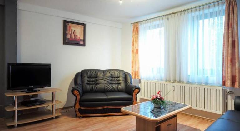 Apartment with 2 rooms for 5 persons — photo 2