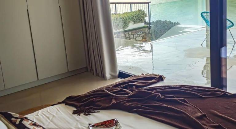 Rental apartment with patio & pool in Lesvos