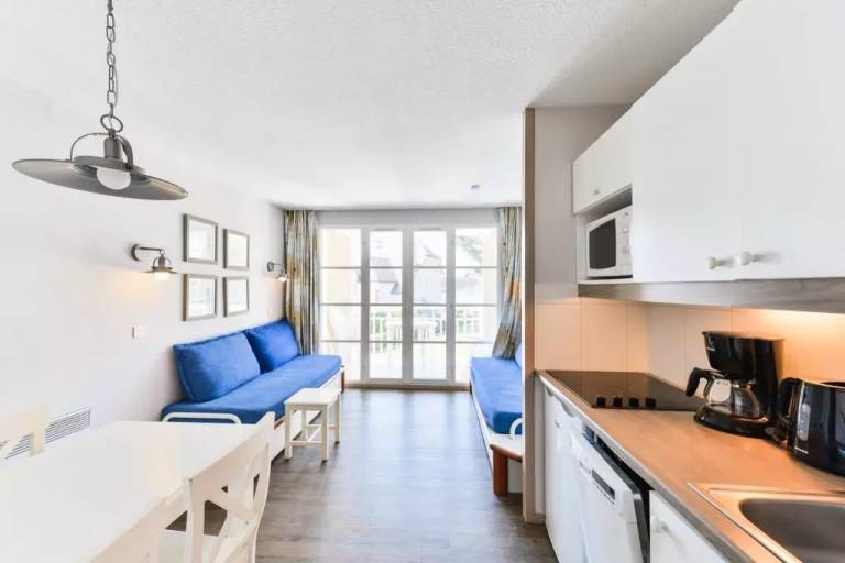 Holiday apartment with pool, garden & terrace | Close to the beach | Dogs allowed in Benodet
