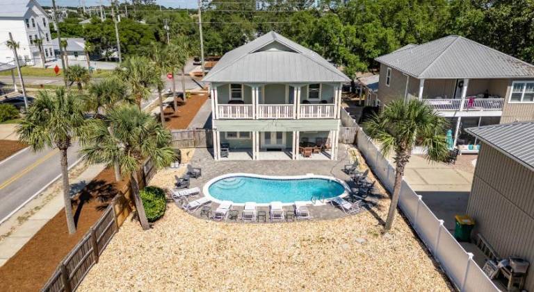 House with pool — photo 5