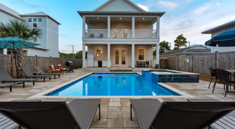 Beautiful vacation home with pool | Pets are welcome — photo 3