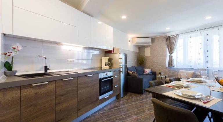 Holiday apartment with 2 rooms for 6 persons — photo 2