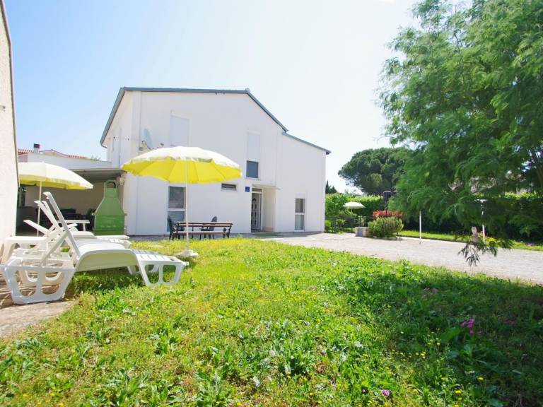 House with barbeque, terrace & yard | Nature view — photo 4