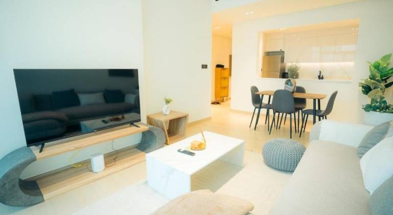 Holiday apartment with patio & private pool in Dubai