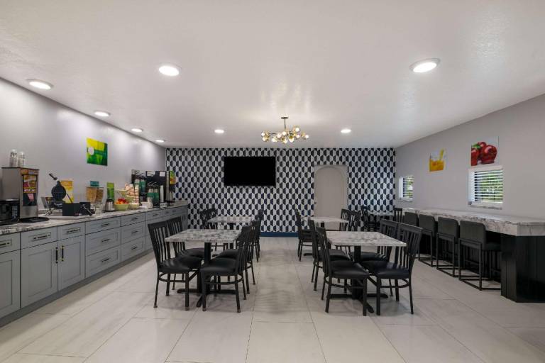 Quality Inn & Suites Altamonte Springs Orlando-North — photo 4