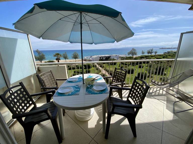 Lavandou apartment with sea view terrace and parking — photo 2