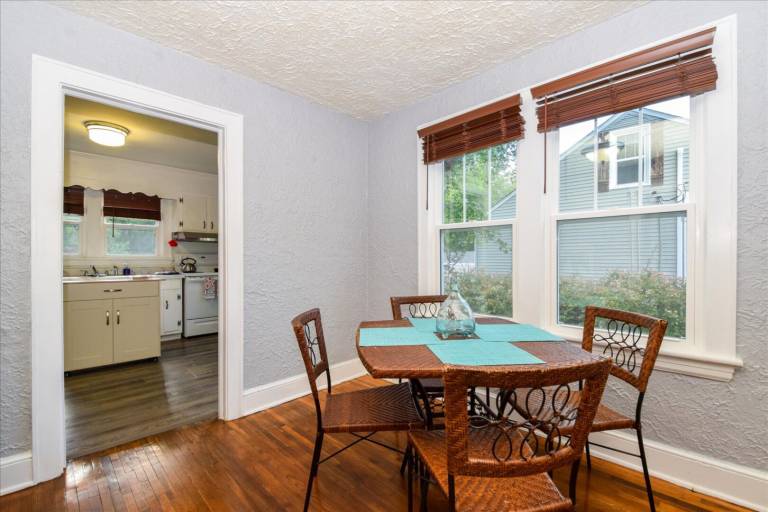 Family-friendly house with yard | Pets allowed — photo 5