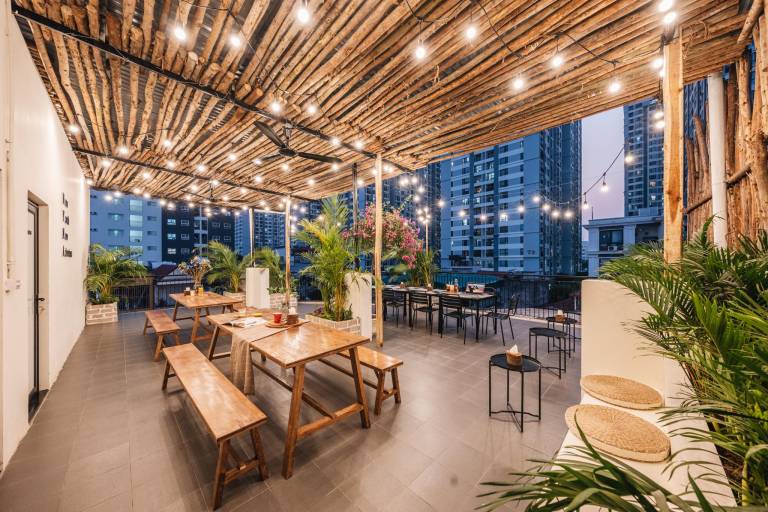 Lime & Sun Rooftop Hotel-Staff 24/7 in Hanoi