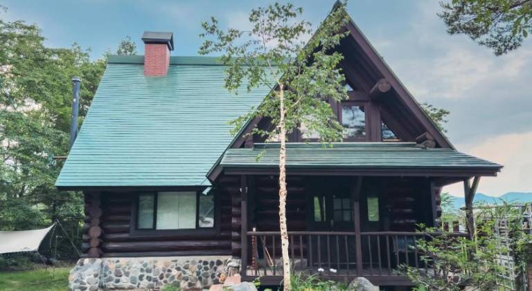 Chalet with jacuzzi, grill & yard | Perfect for remote work | Pets are welcome — photo 4