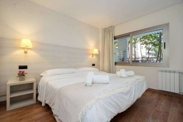 Apartment 'Salou - 111' with Shared Pool, Wi-Fi and Air Conditioning in Cambrils