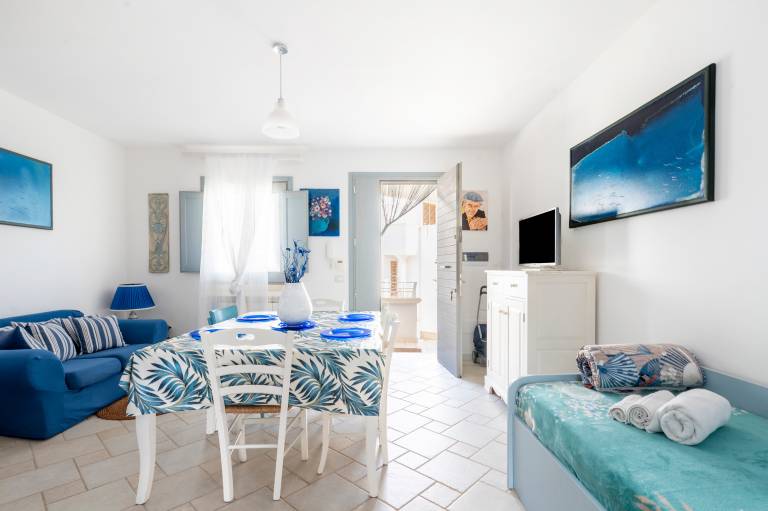 Fully equipped vacation home with patio & fast internet | City view | Next to the beach | Pet-friendly in Otranto