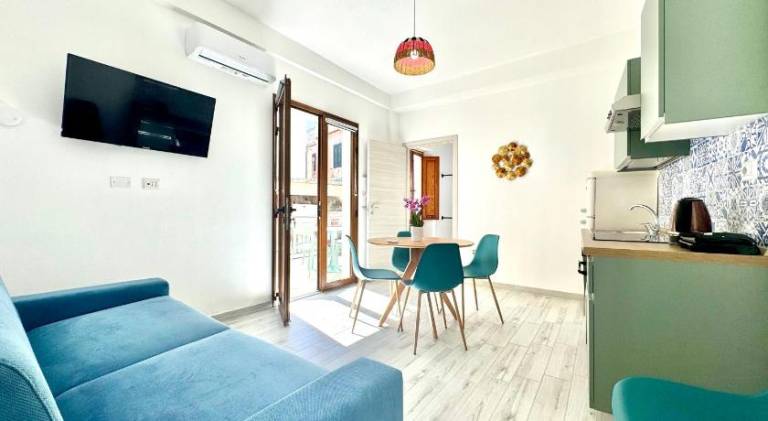 Holiday apartment with yard & terrace — photo 2