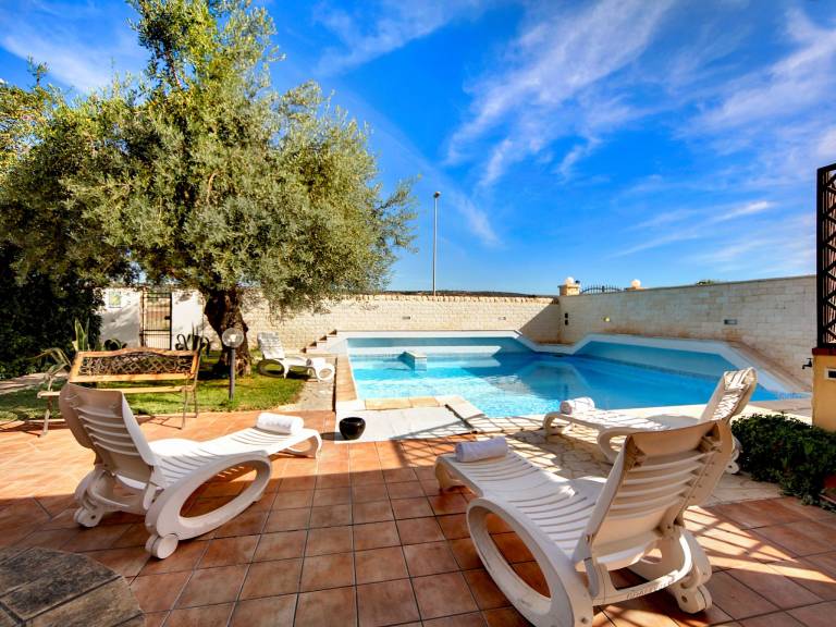 Children-friendly ample house with yard, private pool & barbeque | Beach nearby | Pets allowed — photo 2