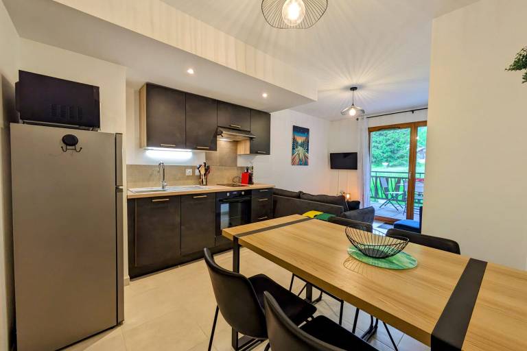 Condo with patio — photo 3