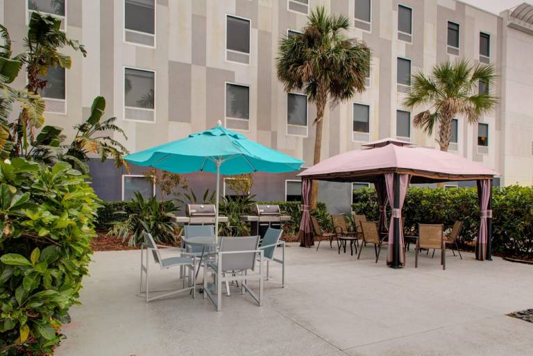 Hampton Inn & Suites Sarasota/Bradenton-Airport in Sarasota, FL