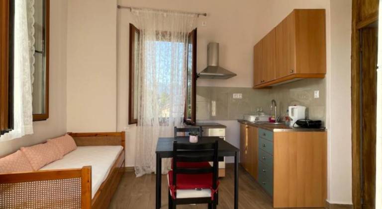 Apartment with 1 room for 5 persons — photo 2