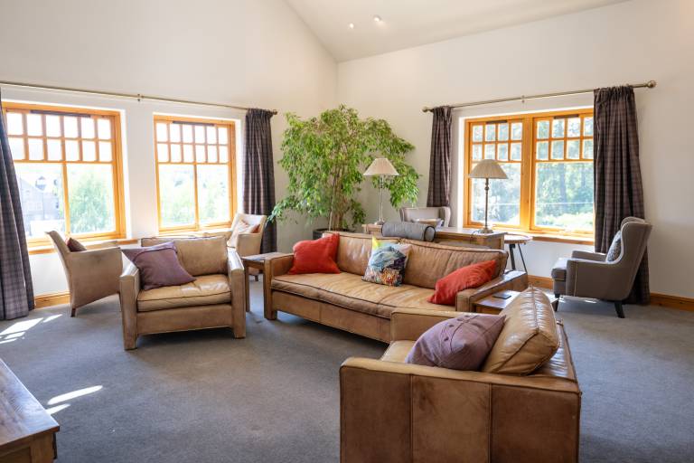 Family-oriented cottage with hot tub & garden | Dogs allowed — photo 4