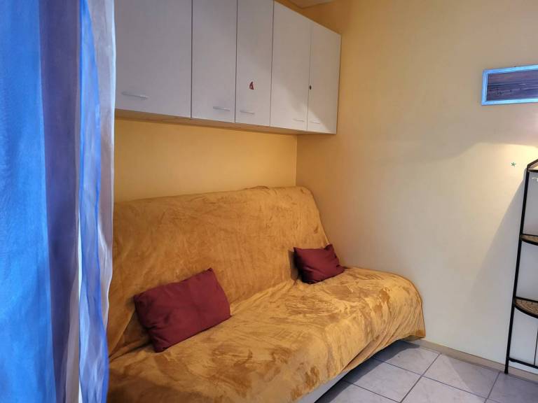 Beachfront Studio with Direct Access & Private Parking — photo 4