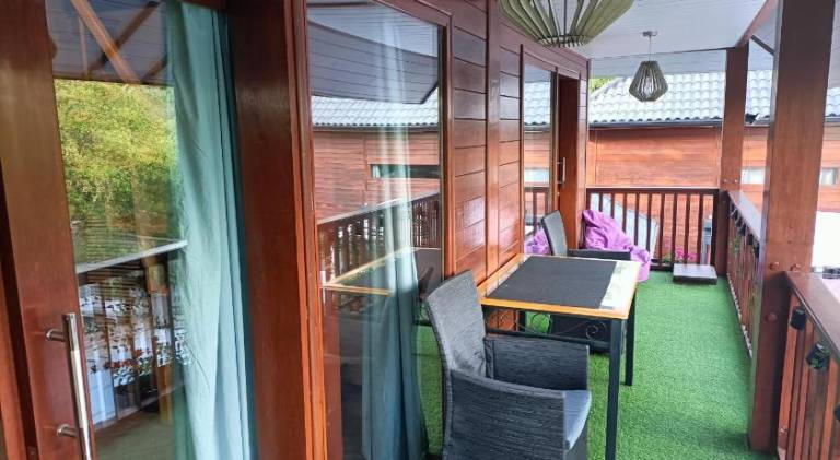 Apartment with pool — photo 4