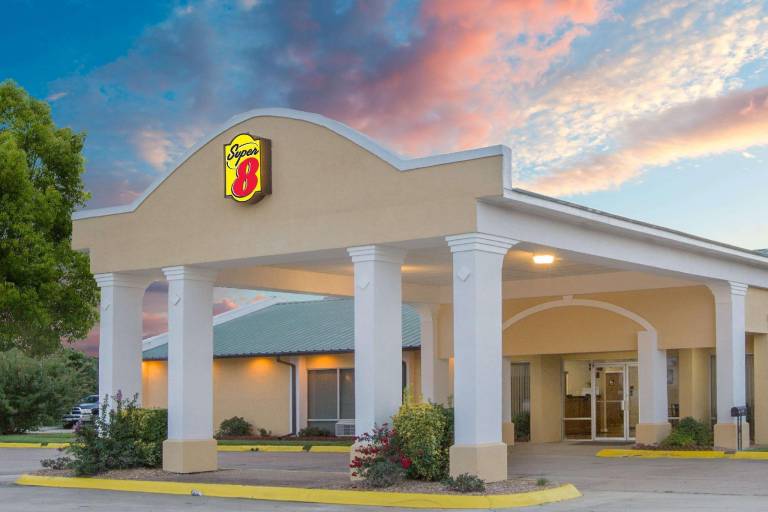 Super 8 By Wyndham Brinkley in Brinkley, AR