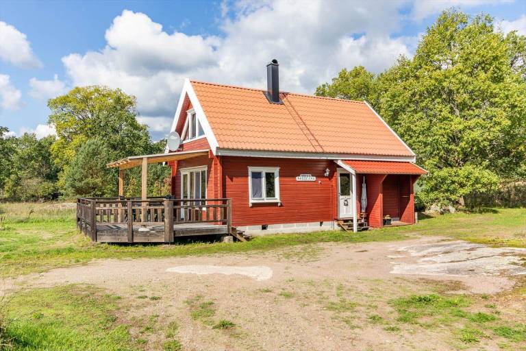 Pleasant vacation home with sauna, terrace & barbeque | Pets are welcome — photo 2