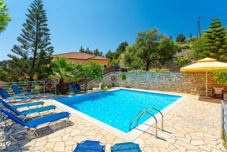 Studio with garden, pool & fast internet | Sea view | Pets are welcome in Corfu