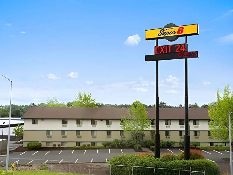 Super 8 By Wyndham Portland Airport in Portland, OR