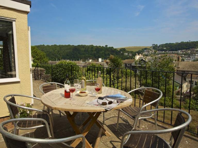 Cottage with garden & patio in Dartmouth